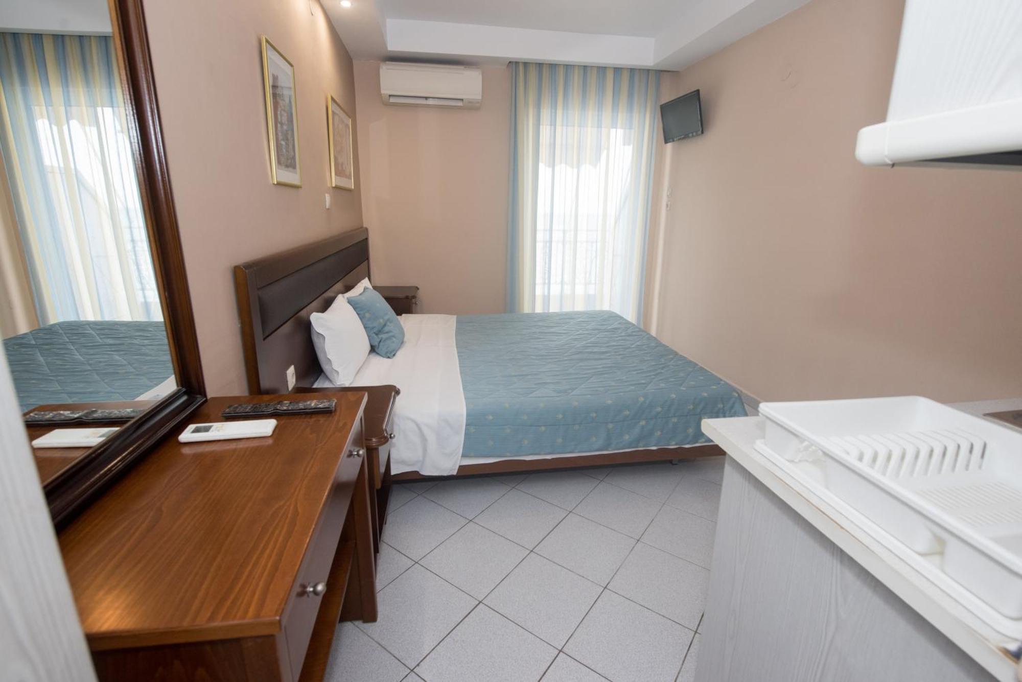 Aris Aparthotel Paralía Екстериор снимка