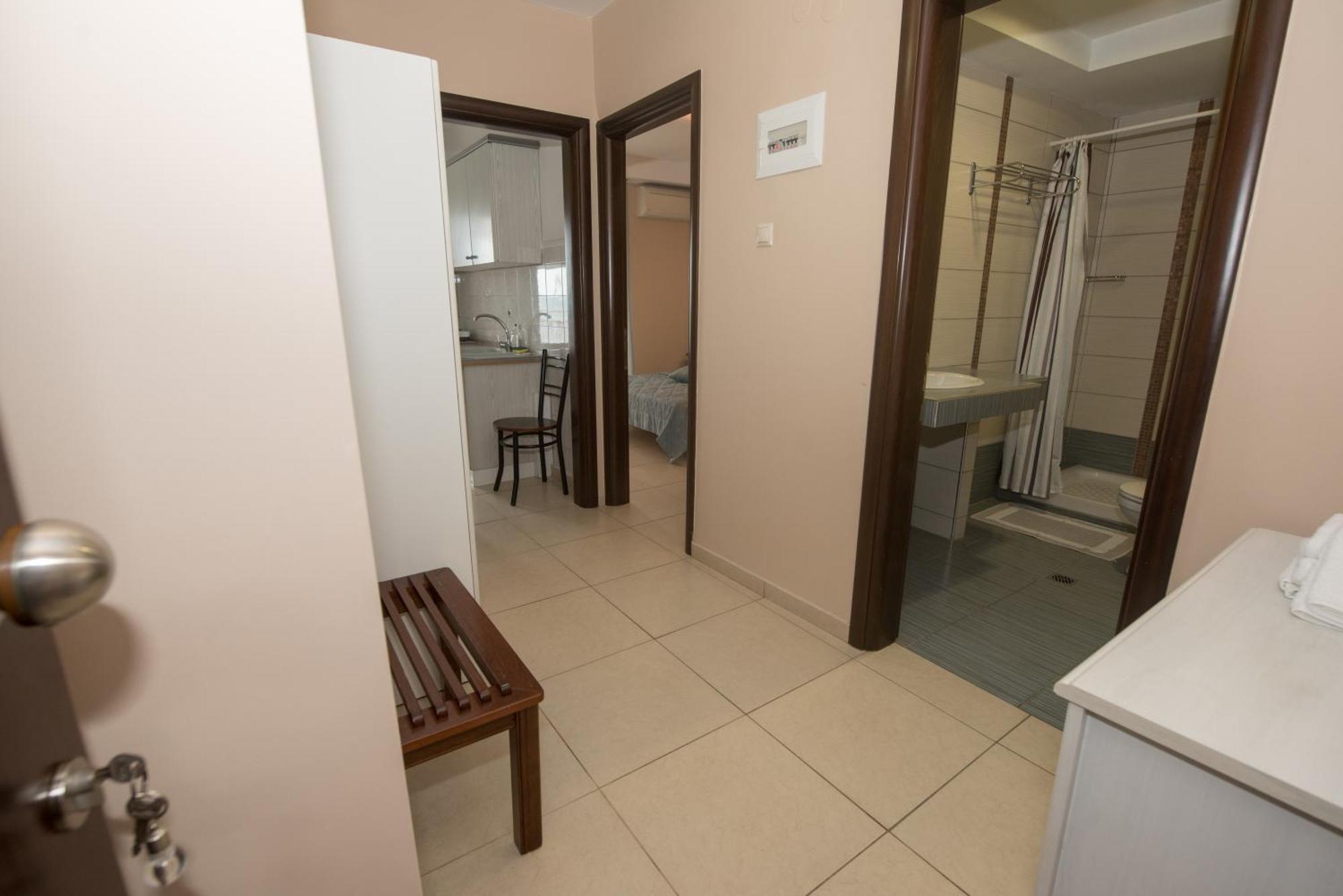 Aris Aparthotel Paralía Екстериор снимка