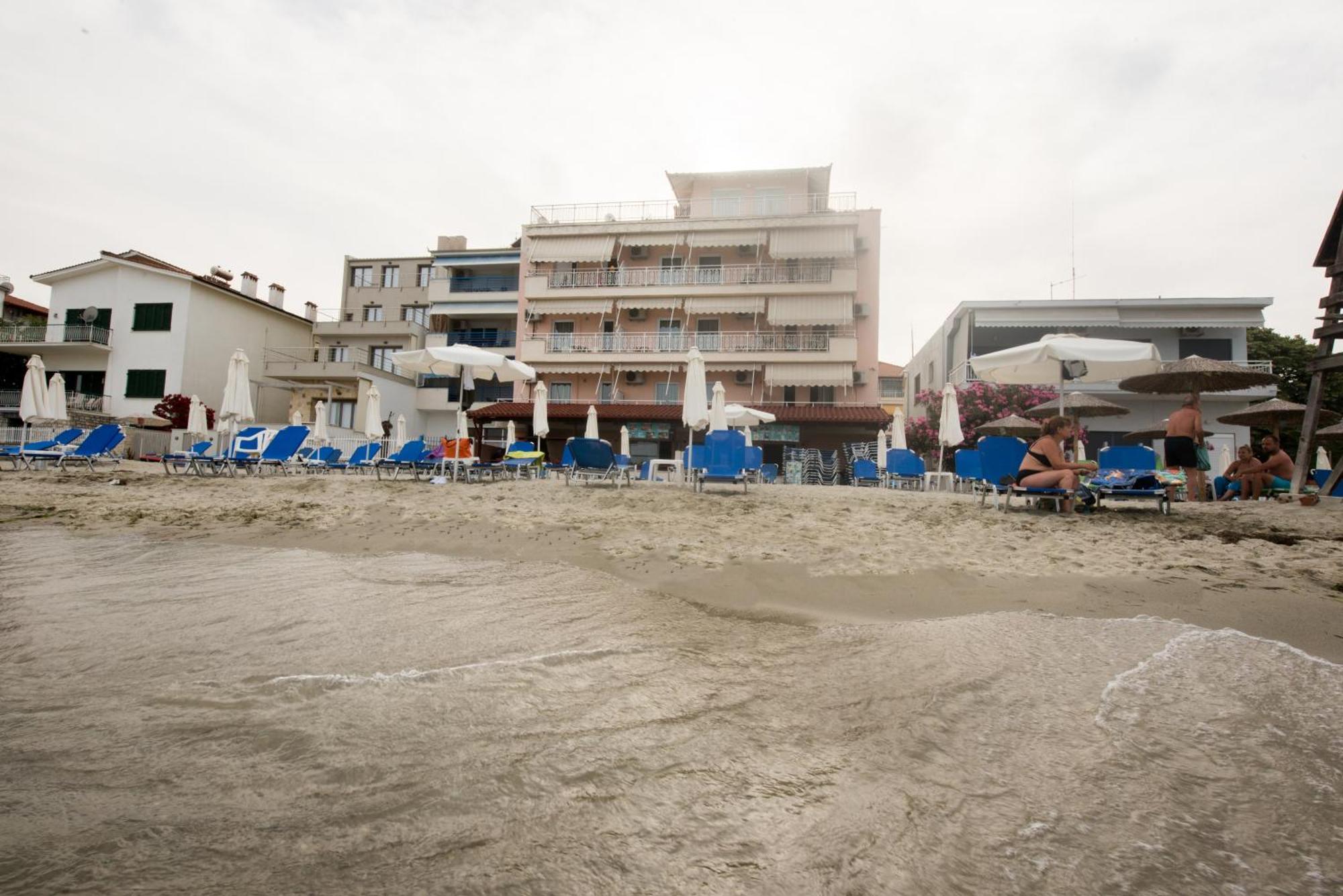 Aris Aparthotel Paralía Екстериор снимка