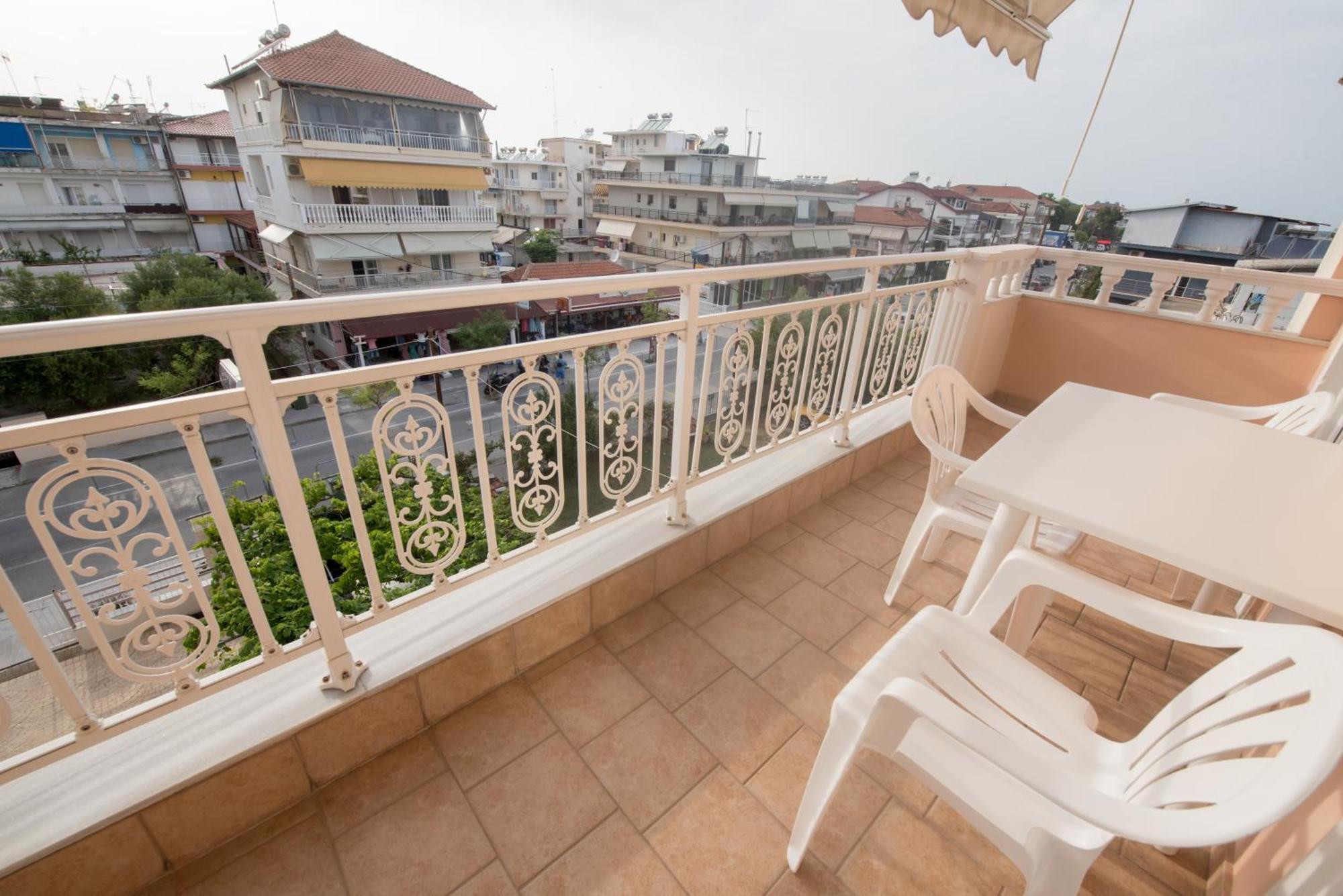 Aris Aparthotel Paralía Екстериор снимка