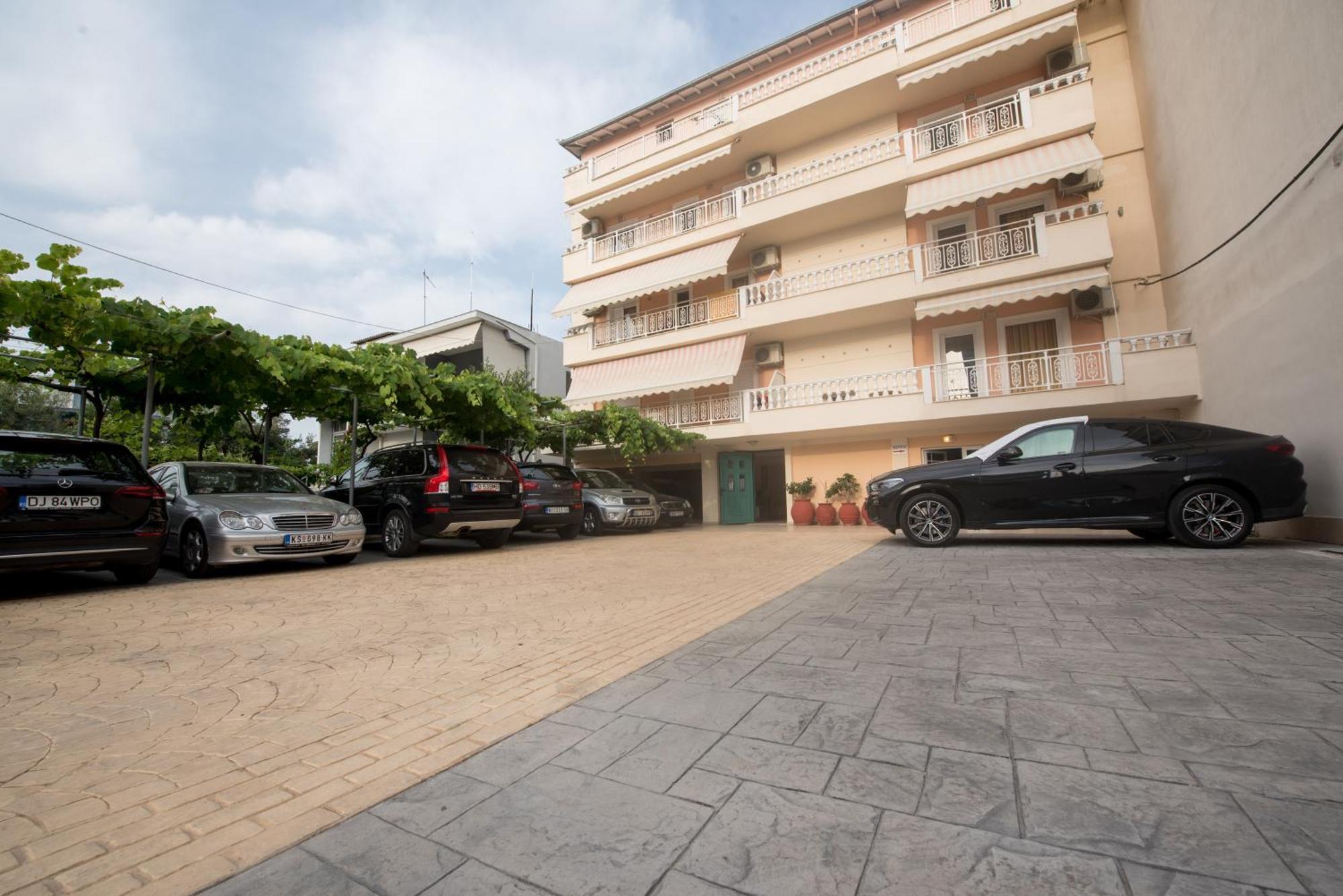 Aris Aparthotel Paralía Екстериор снимка